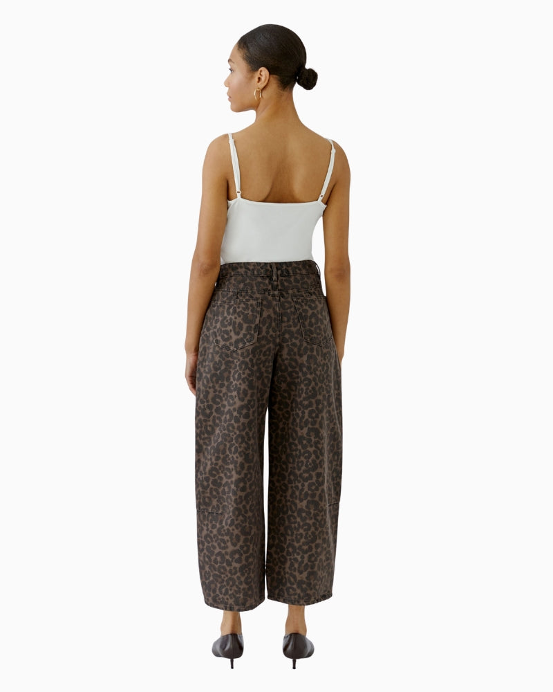 Oui Barrel Jeans in Leopard back view
