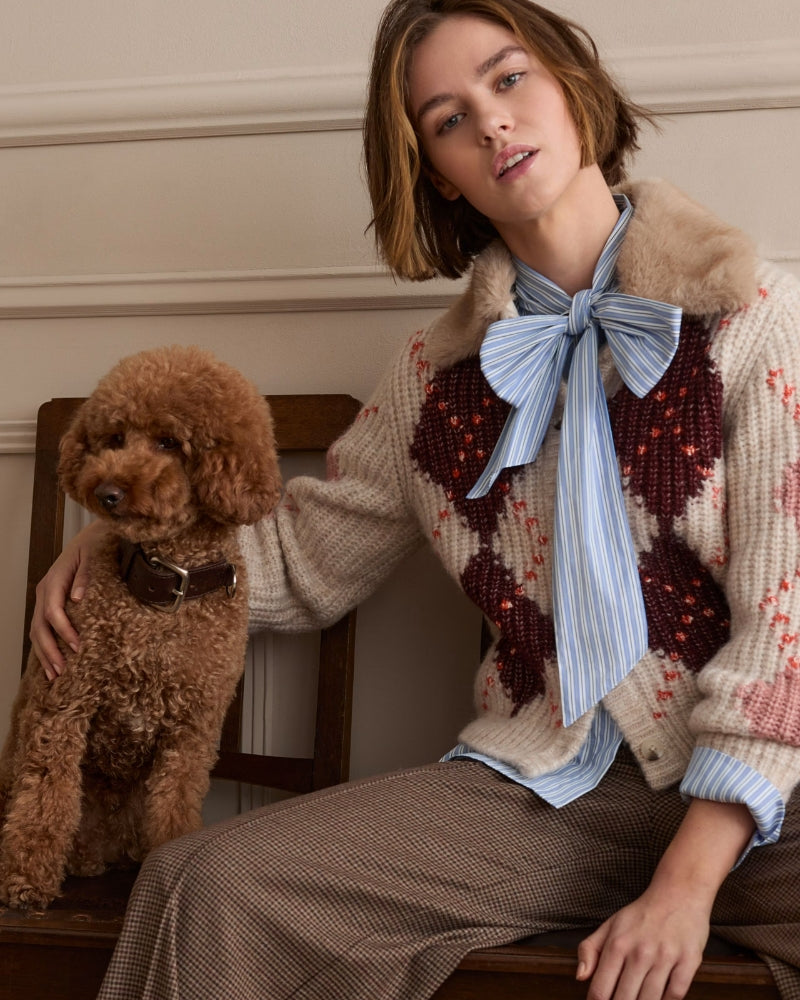 Oui Cardigan With Faux Fur Collar in Cream horn-look button detail
