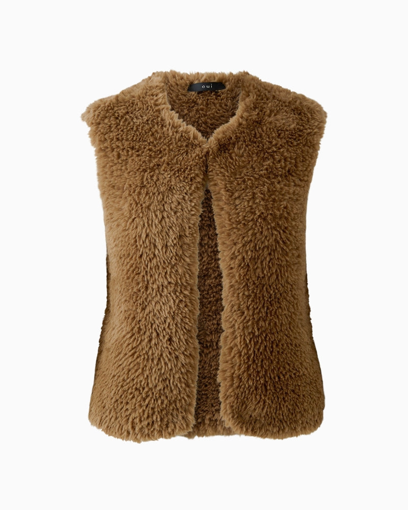 Oui Faux Fur Gilet in Tan faux fur texture detail