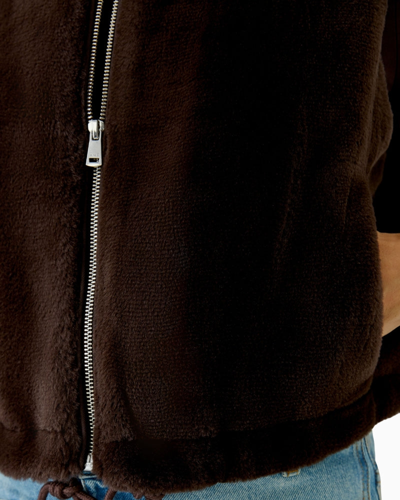 Oui Faux Fur Gilet in brown zipper detail