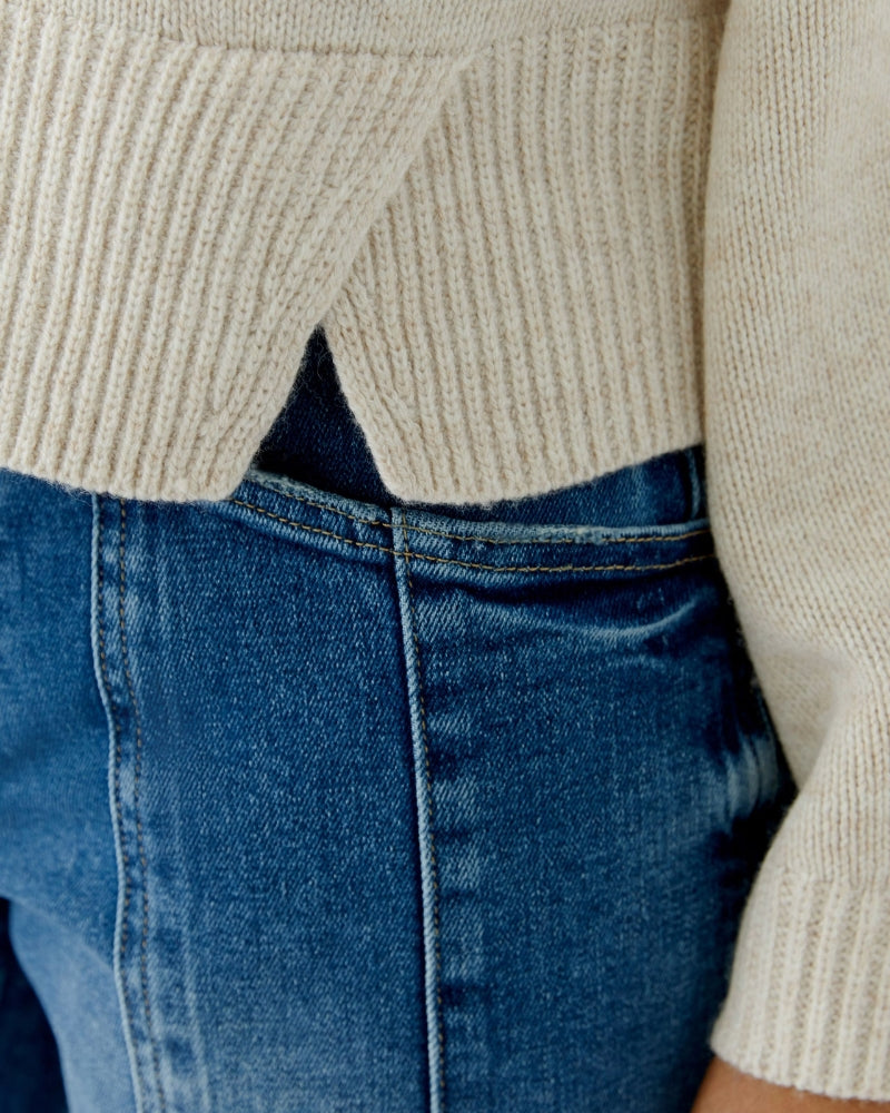 Oui Knit Sweater in Light Beige hem vent detail