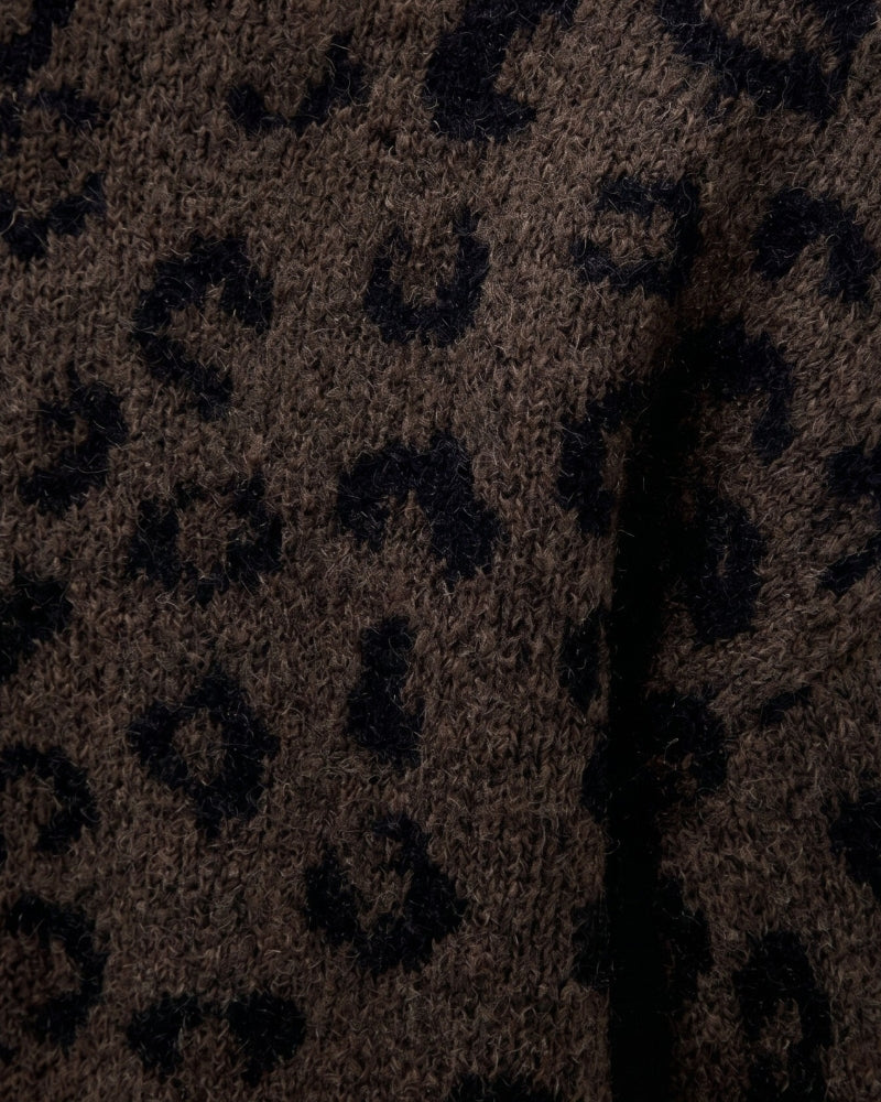 Oui Knitted Sweater in Dark Brown knit detail