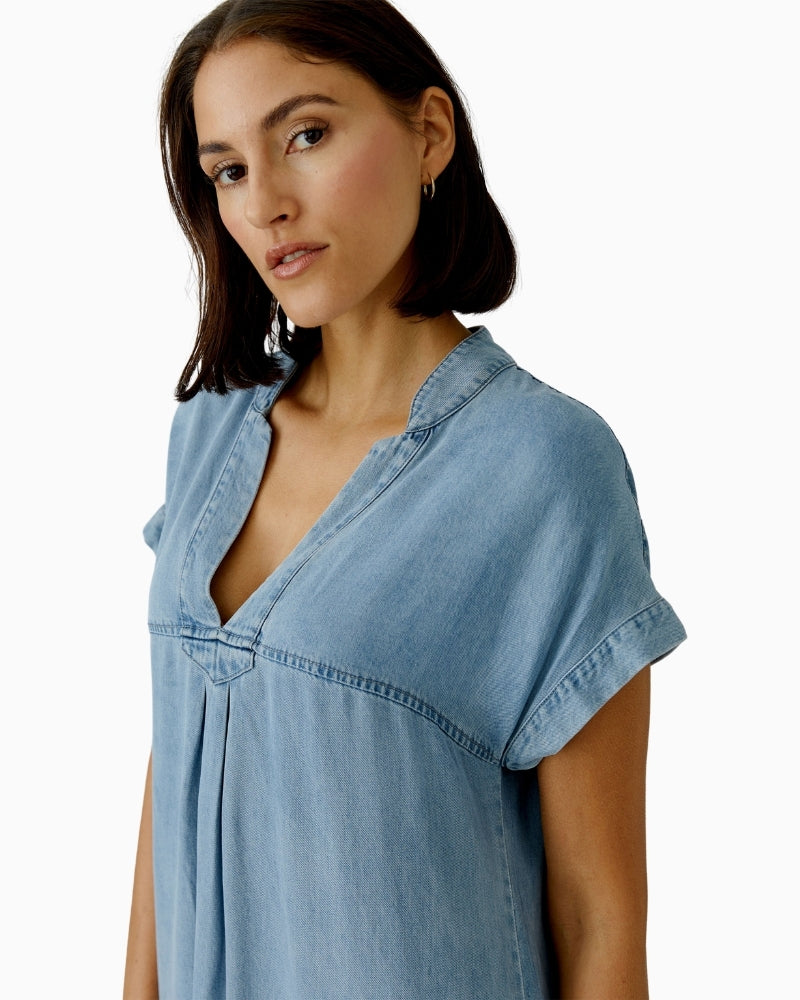 Oui Lyocell Denim Dress in dark blue denim close-up of neckline
