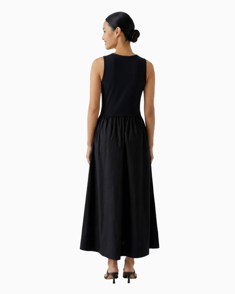 Oui Maxi Dress in black back view