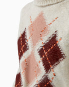Oui Poloneck in Light Beige argyle and embroidered yarn detail
