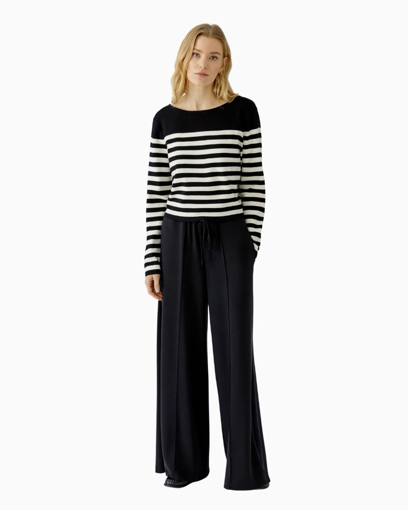 Oui Pullover in black and off-white front view