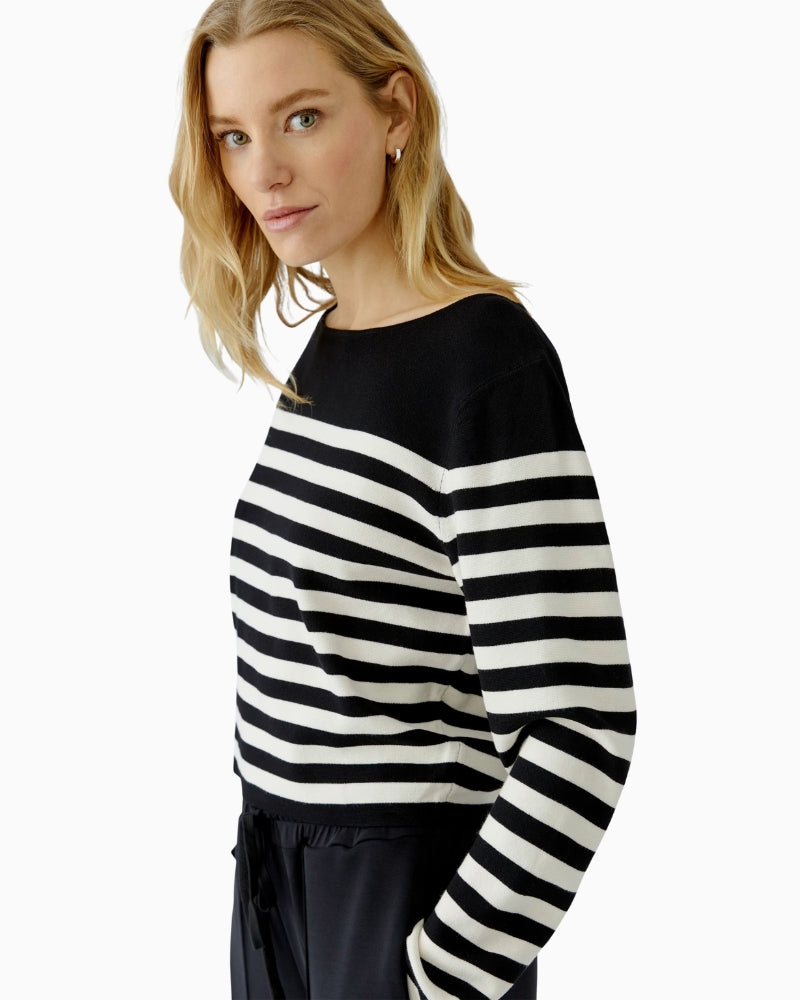 Oui Pullover in black and off-white side view