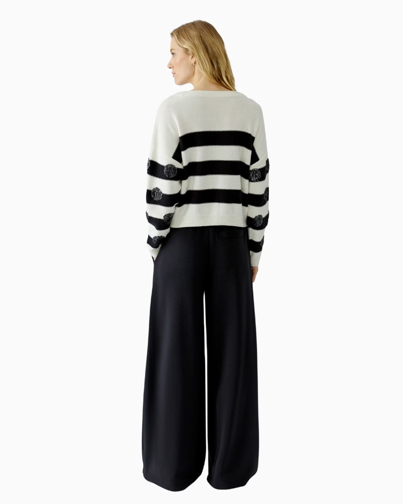 Oui Pullover in white and black back view