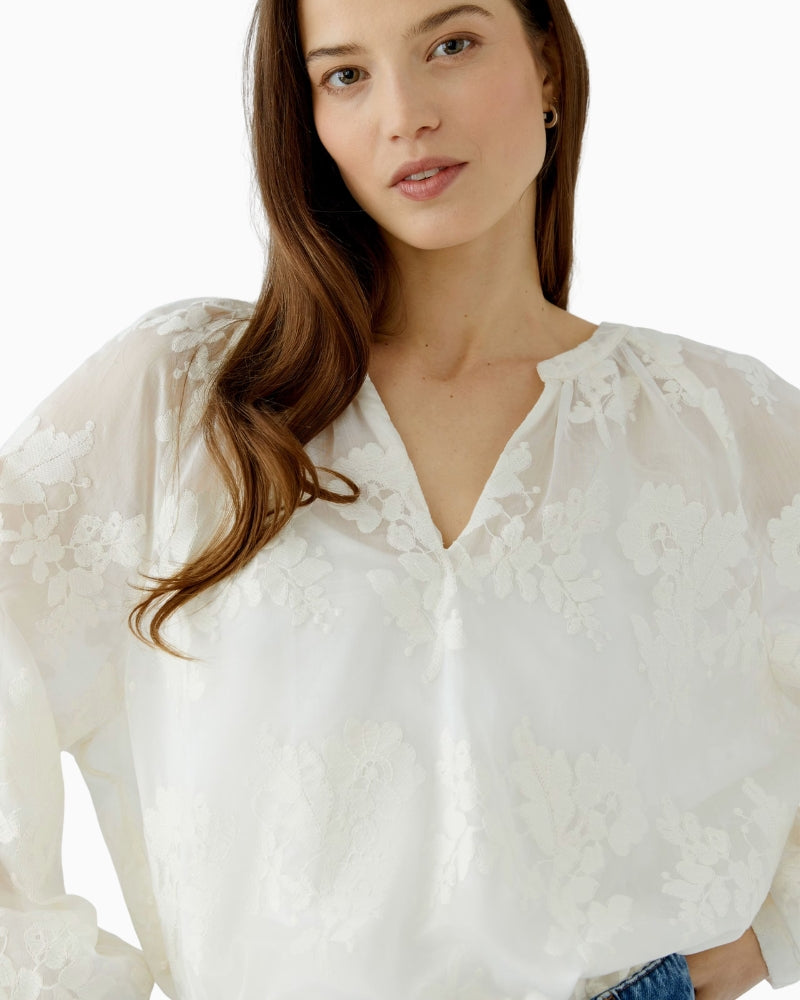 Oui Tunic Blouse in Off White tunic neckline detail