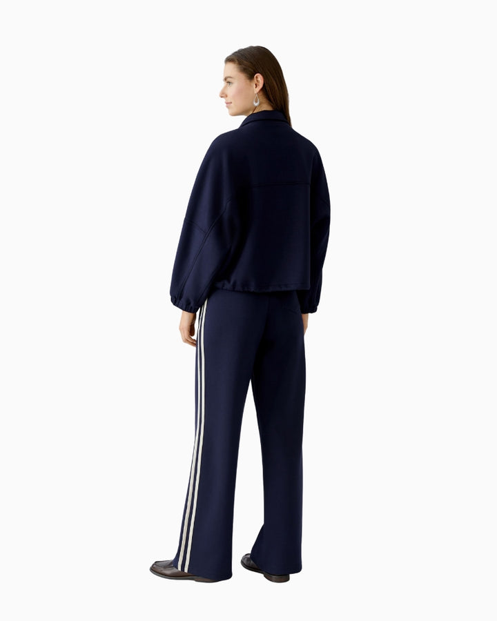 Back view of scuba-style Oui jacket showing relaxed fit