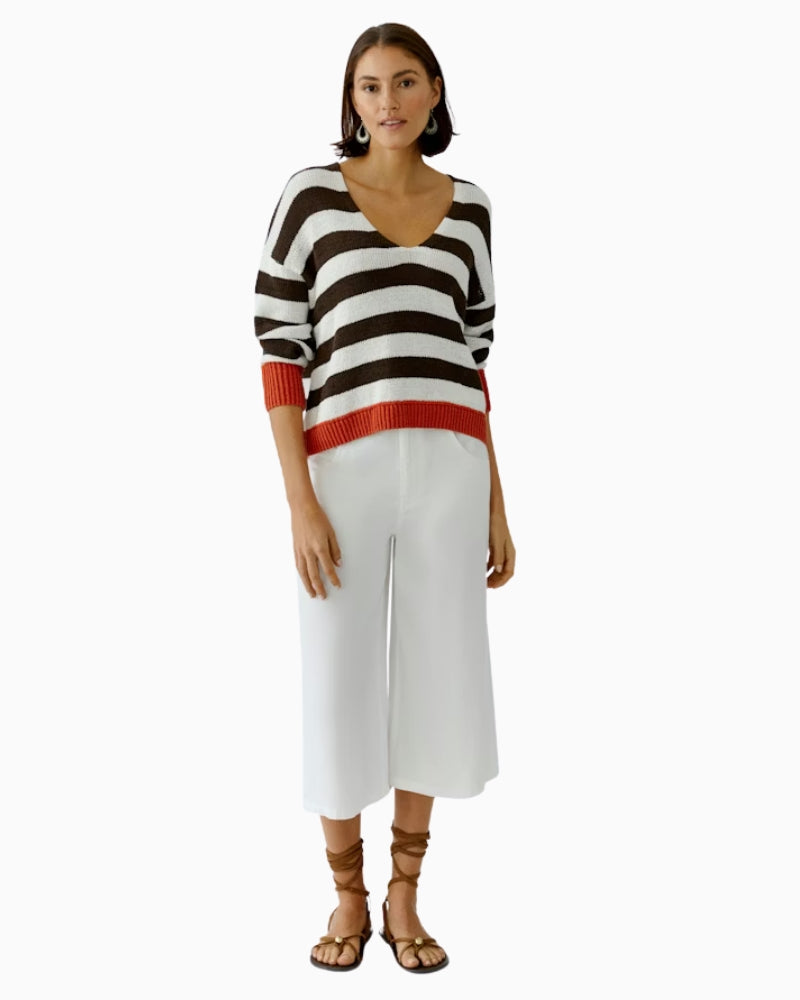 Oui oversized stripe pullover white brown front view deep V-neck full lenght on model