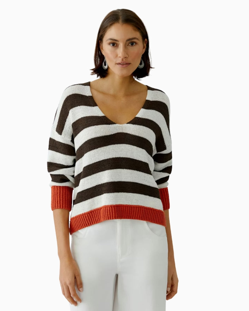 Oui oversized stripe pullover white brown front view deep V-neck on model