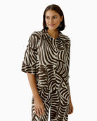 Oui printed viscose blouse dark brown off-white three-quarter view on model