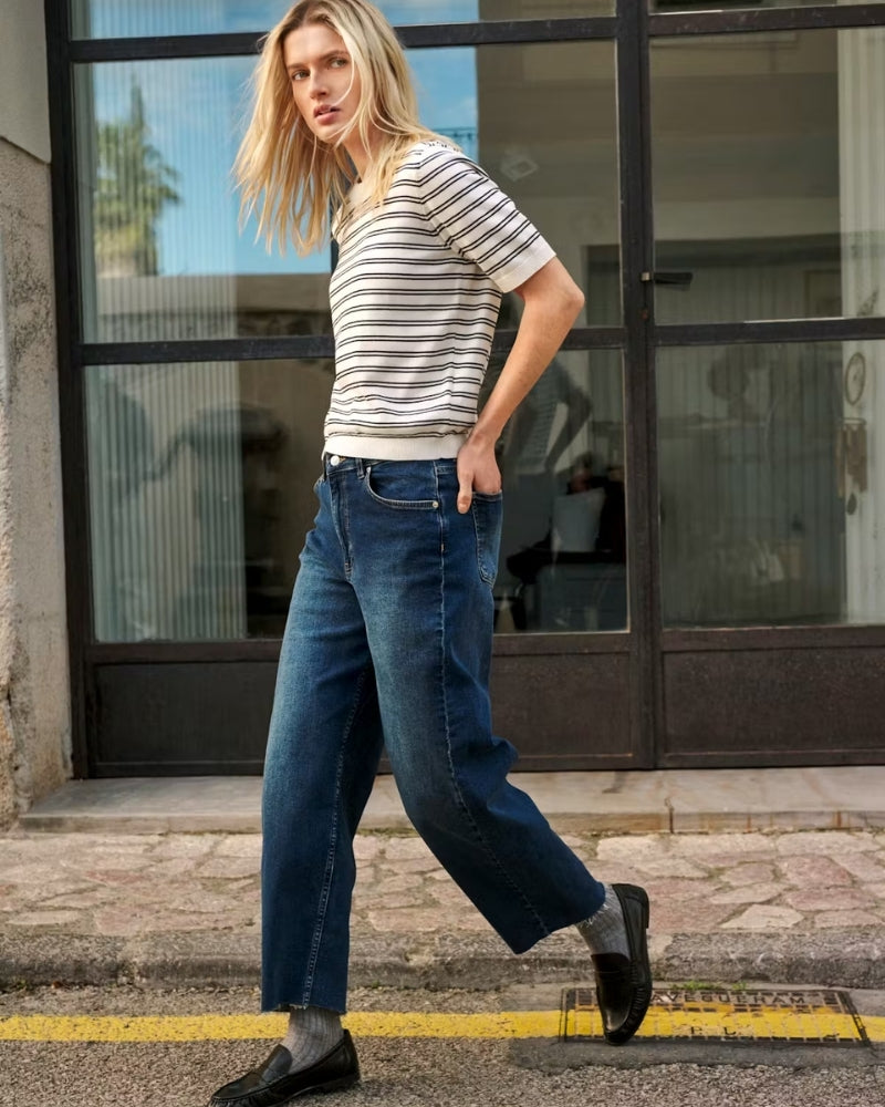 Part Two Adelena jeans blue, woman wearing side view – Áines Boutique