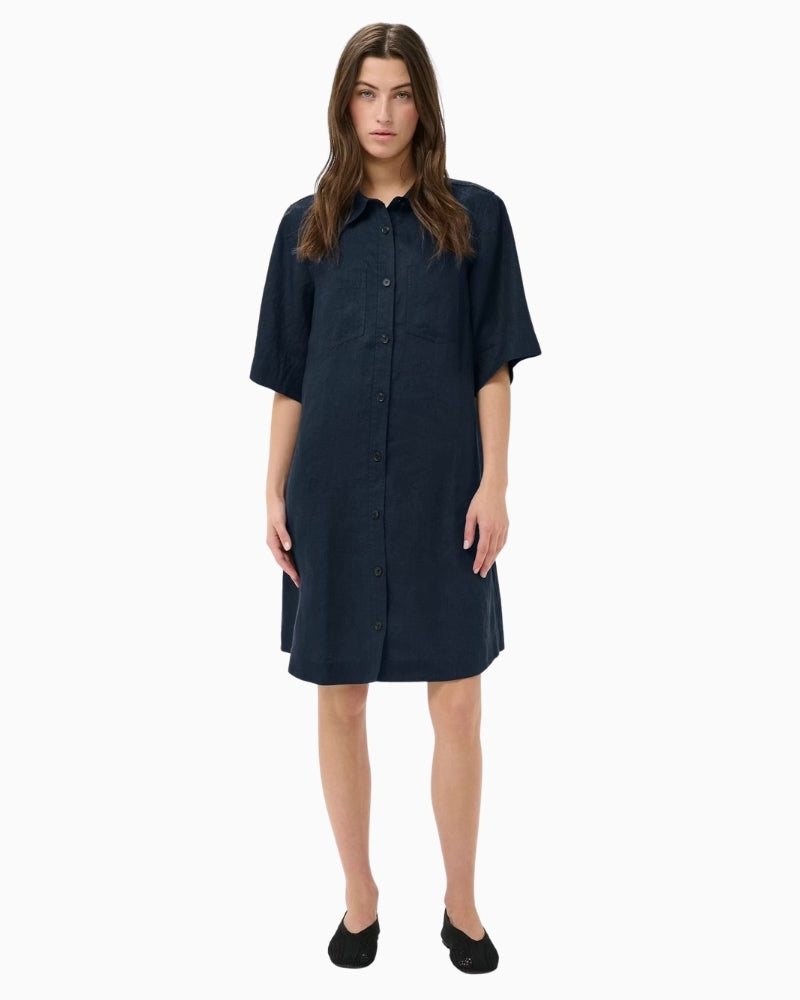 Woman wearing Part Two Sardia linen dress navy – Áines Boutique