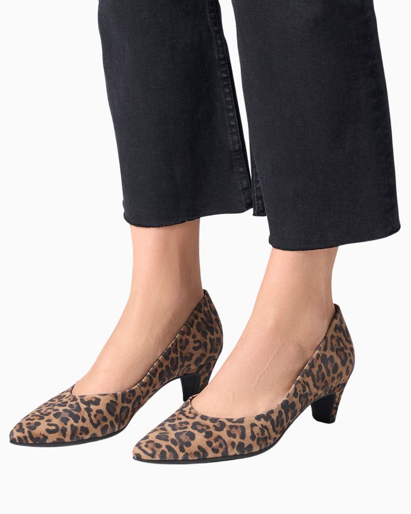 Velvety leather pumps by Paul Green with mid funnel heel and soft almond toe