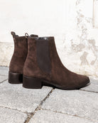 Paul Green Chelsea Boot brown suede pointed toe detail