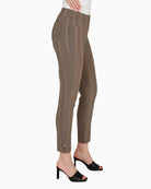 Robell Bella 09 trousers, side view highlighting 7/8 length – Áines Boutique