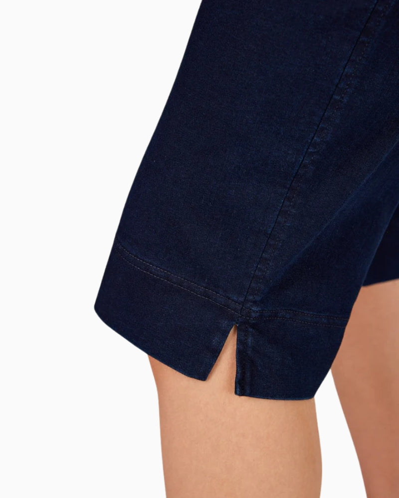 Robell Bella 05 shorts hem detail