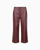 Robell Cloe Faux Leather Cropped Trousers in Burgundy waistband and closure detail