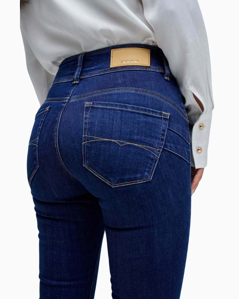 Close-up of waistband and pendant detail on Salsa Secret Push In jeans