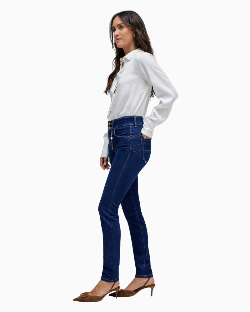 Side view of skinny jeans with slim leg and push-up effect darts