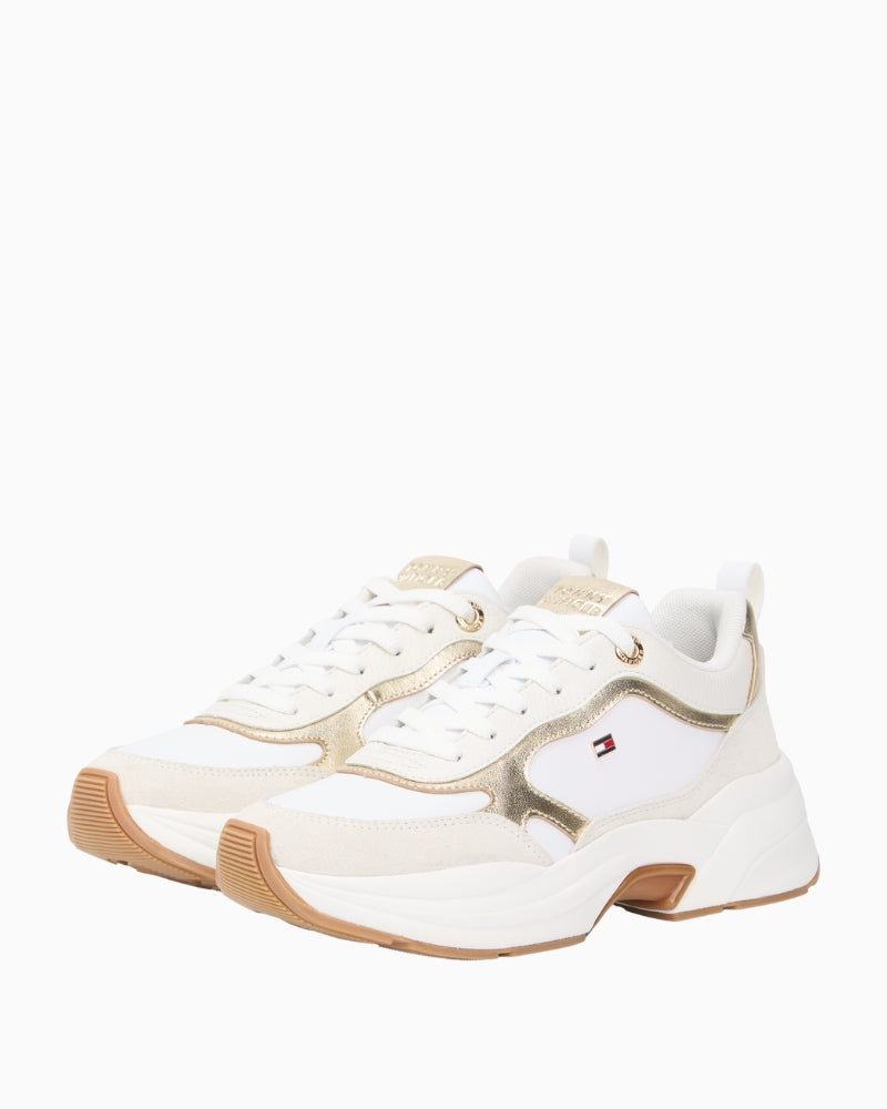 Chunky rubber sole with grip and height