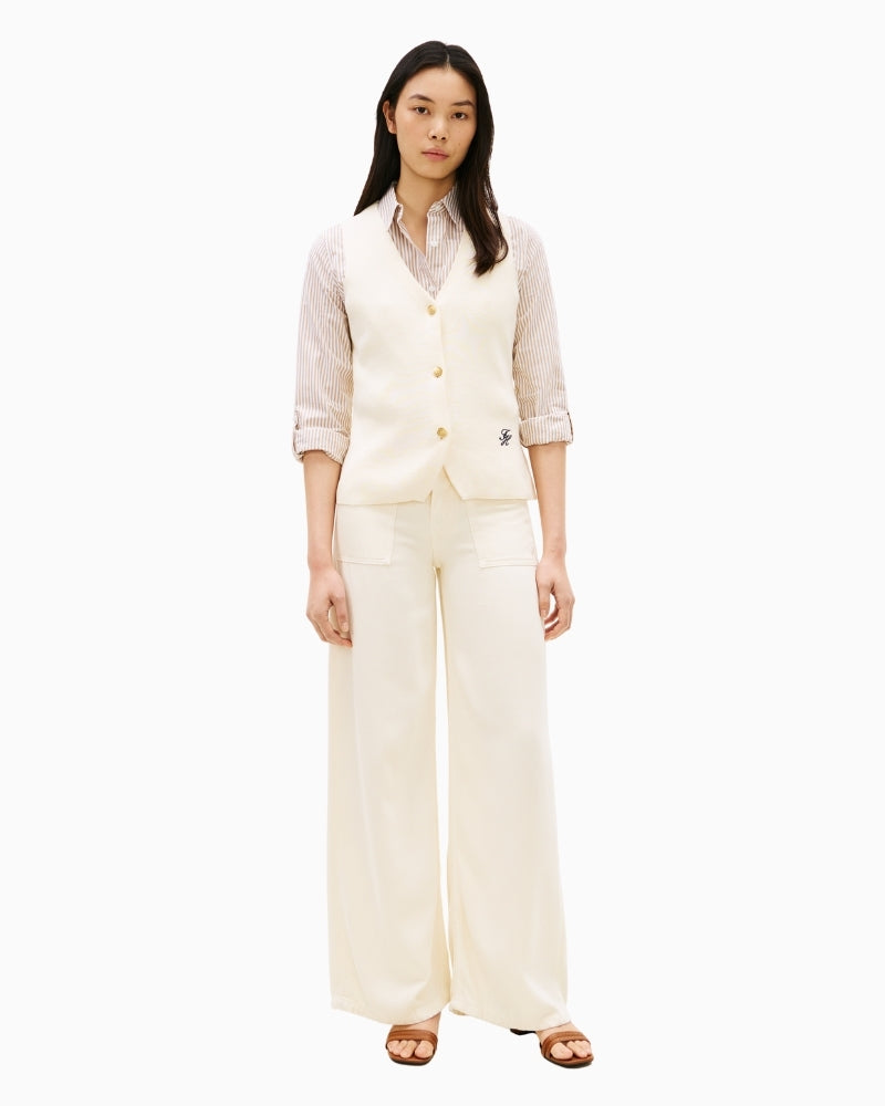 Woman wearing Tommy Hilfiger cotton slim knit vest cream full length – Áines Boutique