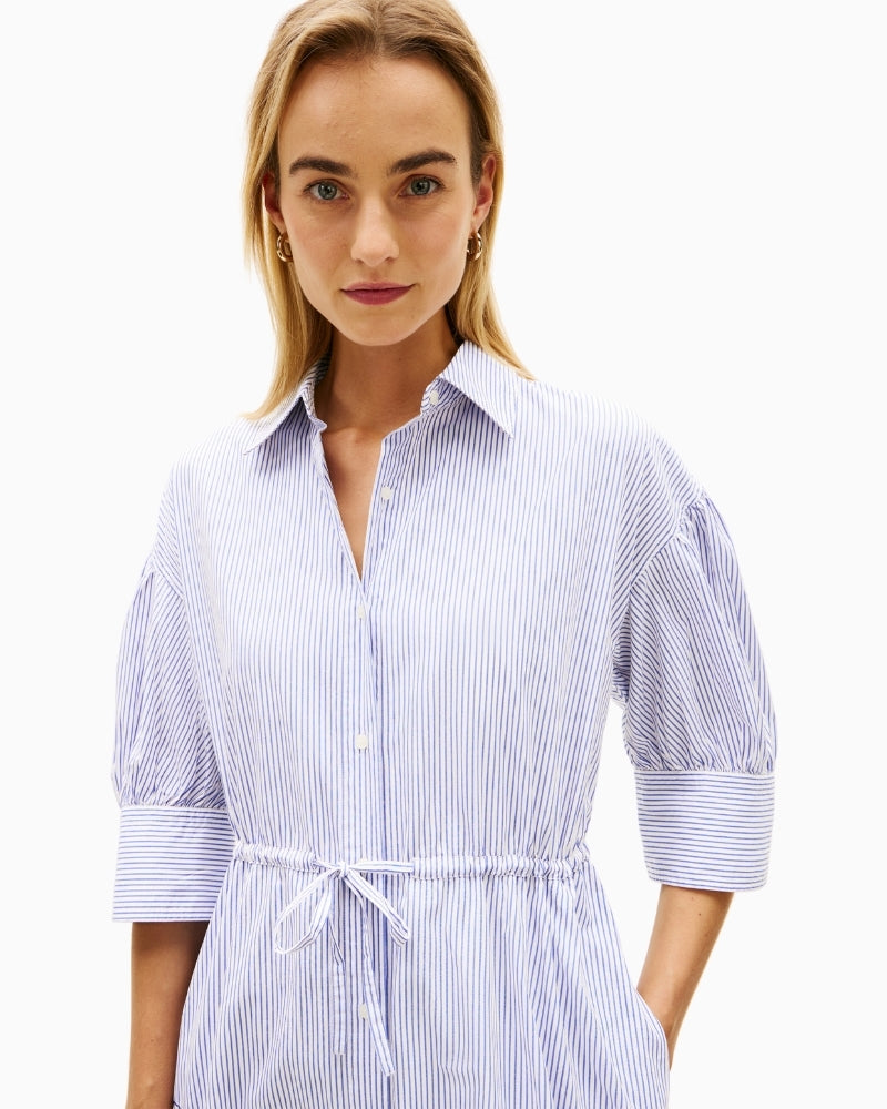 Woman wearing Tommy Hilfiger embroidered poplin shirt dress neckline detail – Áines Boutique