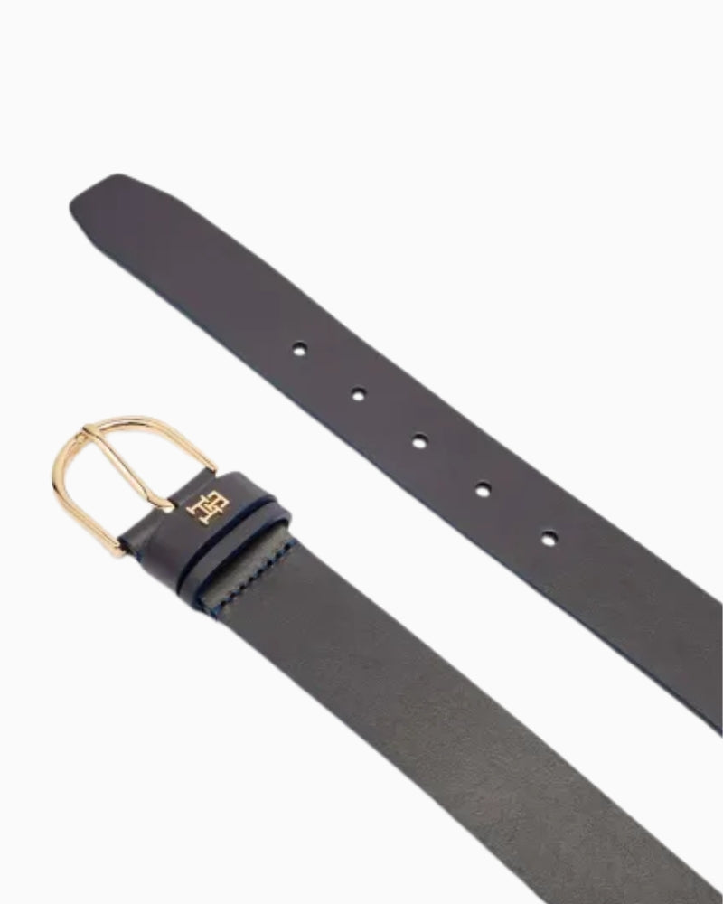 Top-down view of belt showing buckle and loop