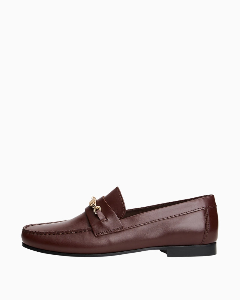 Tommy Hilfiger loafers side view gold chain detail – Áines Boutique