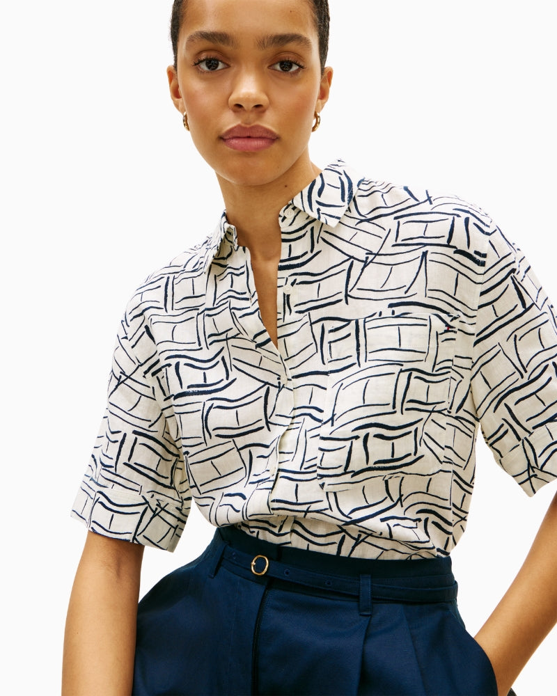 Button and collar detail on Tommy Hilfiger linen shirt – Áines Boutique