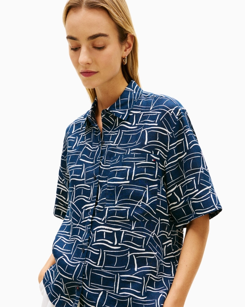 Button and collar detail on Tommy Hilfiger linen shirt – Áines Boutique