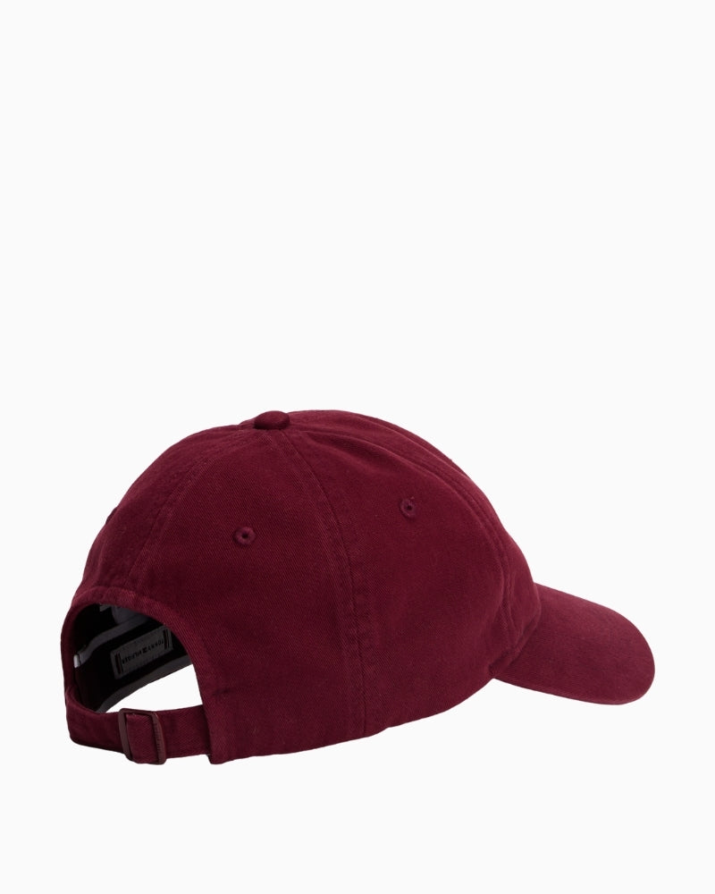 Adjustable strap detail on Tommy Hilfiger rouge cotton cap