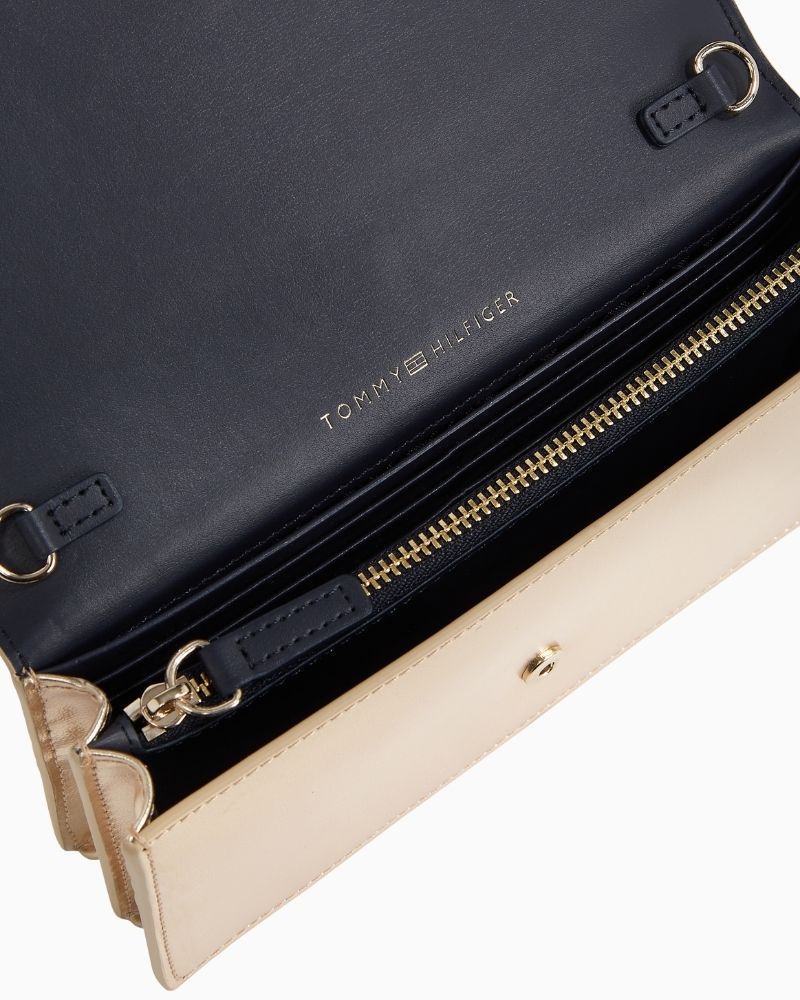 Tommy Hilfiger - TH Heritage Chain Flap