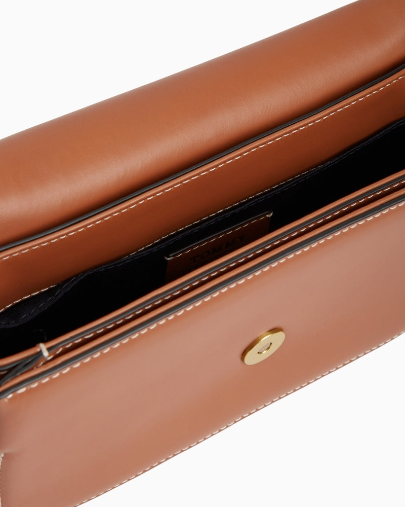 Tommy Hilfiger TH Script flap crossover tan interior detail – Áines Boutique