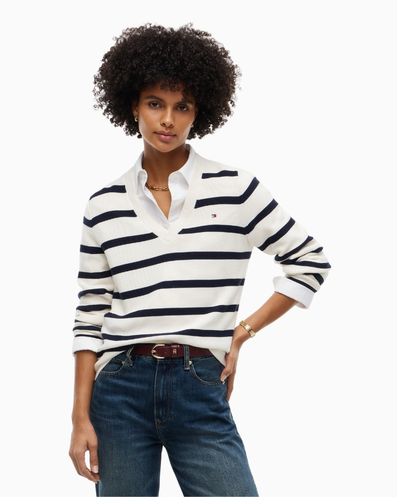 Tommy Hilfiger Cotton Links Links V-Neck Jumper in Ivory/Navy front view