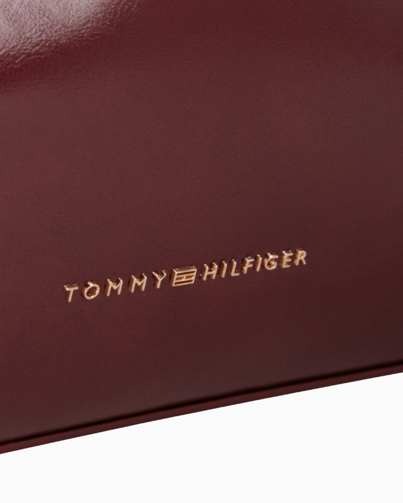 Tommy Hilfiger TH Modern Shoulder Bag in Burgundy glossy finish close-up