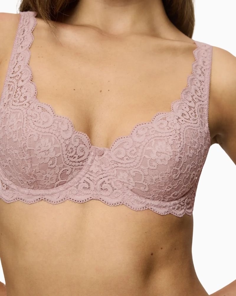Close view of Triumph Amourette bra in mauve rose with scooped back