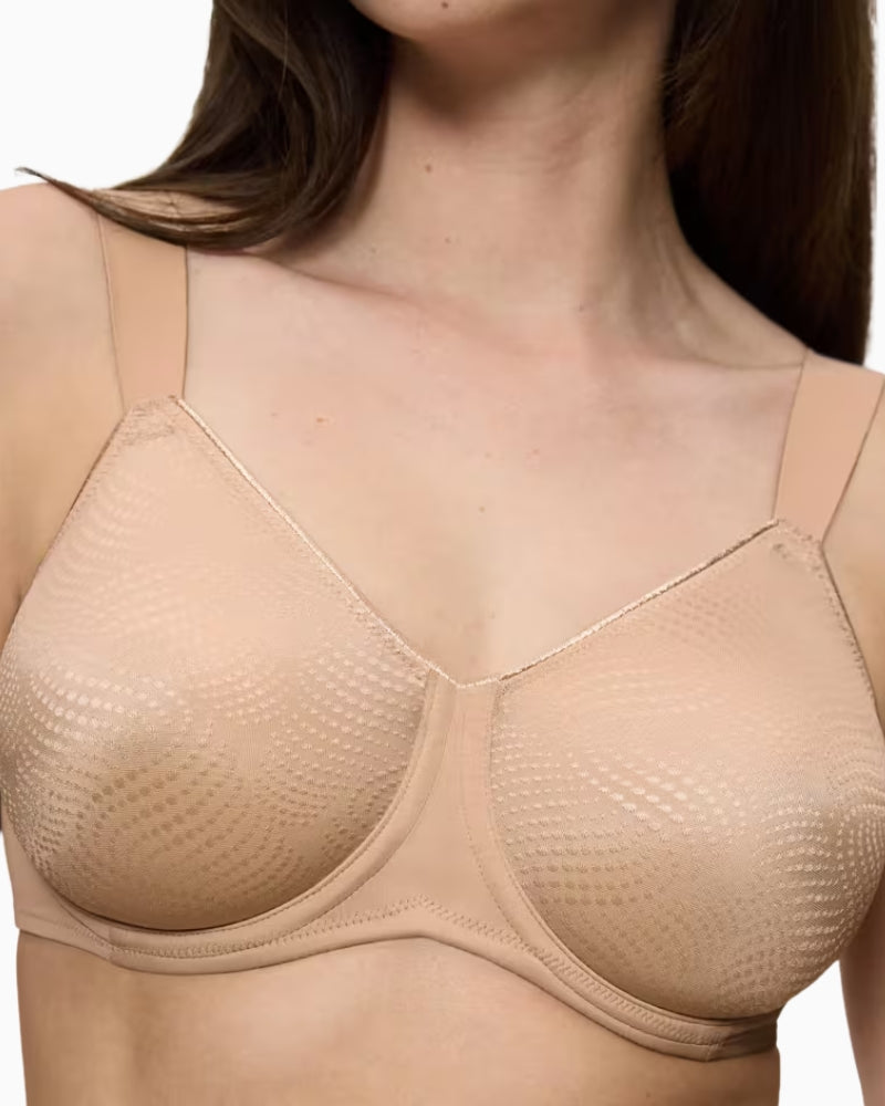 Triumph Essential Minimizer bra in Skin strap detail