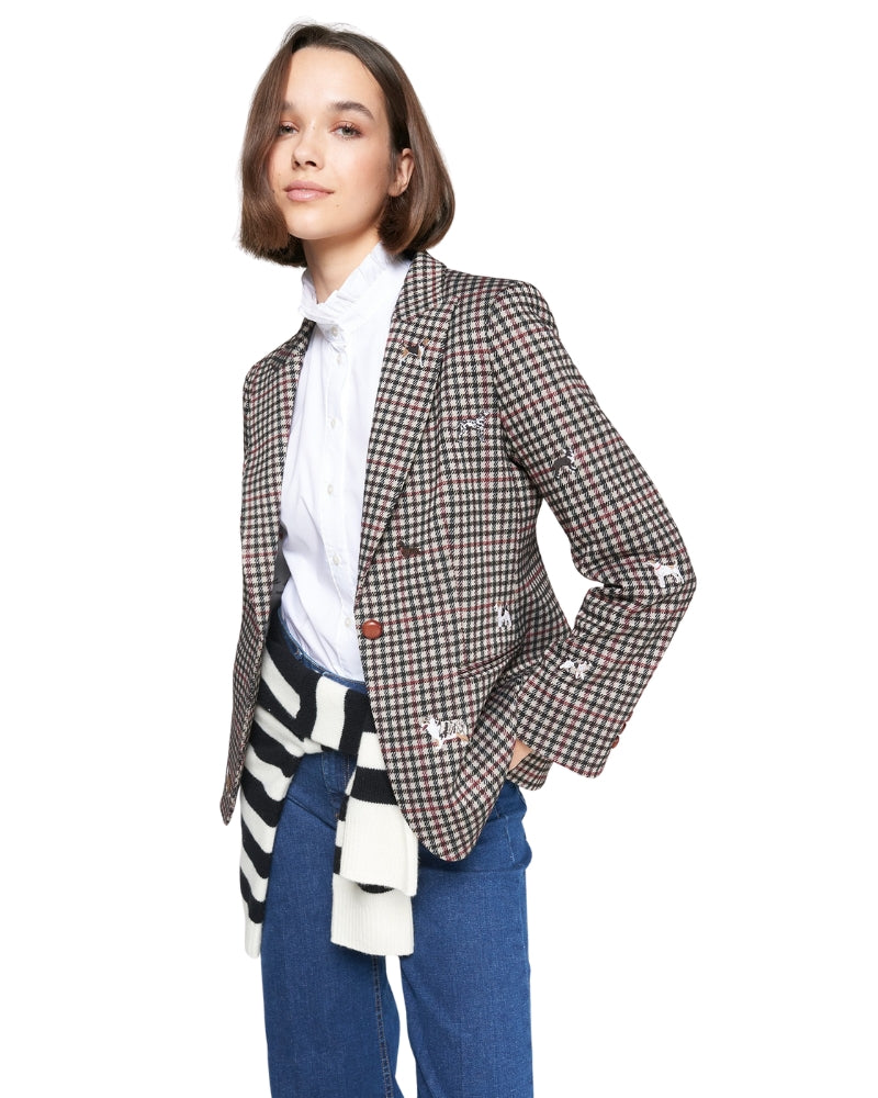 Sleeve detail with decorative cuff buttons on Vilagallo blazer