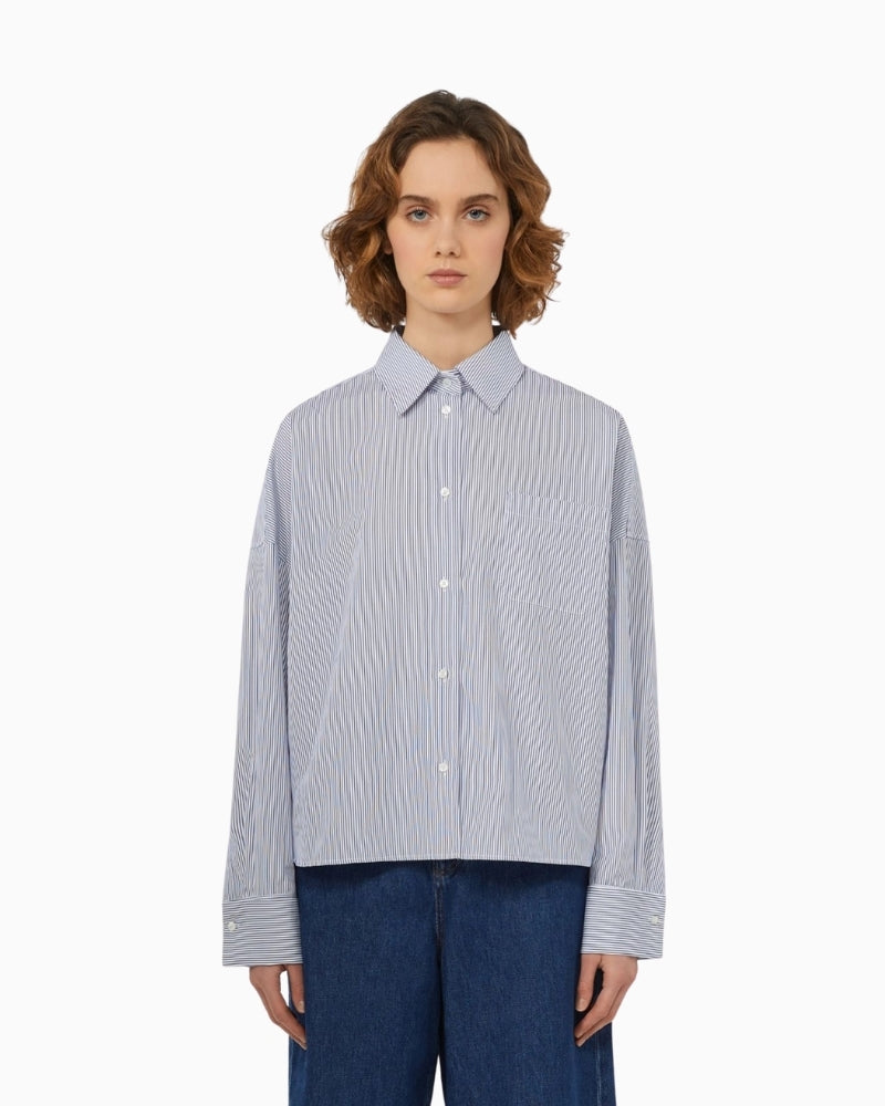 Front view of Weekend Max Mara Arturo cropped navy cotton poplin shirt with boxy fit and chest pocket