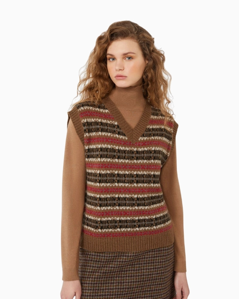 Jacquard knit gilet by Weekend Max Mara in camel with V-neck and ribbed edges