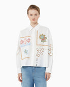 Woman wearing Weekend embroidered cotton poplin cropped shirt, front view – Áines Boutique