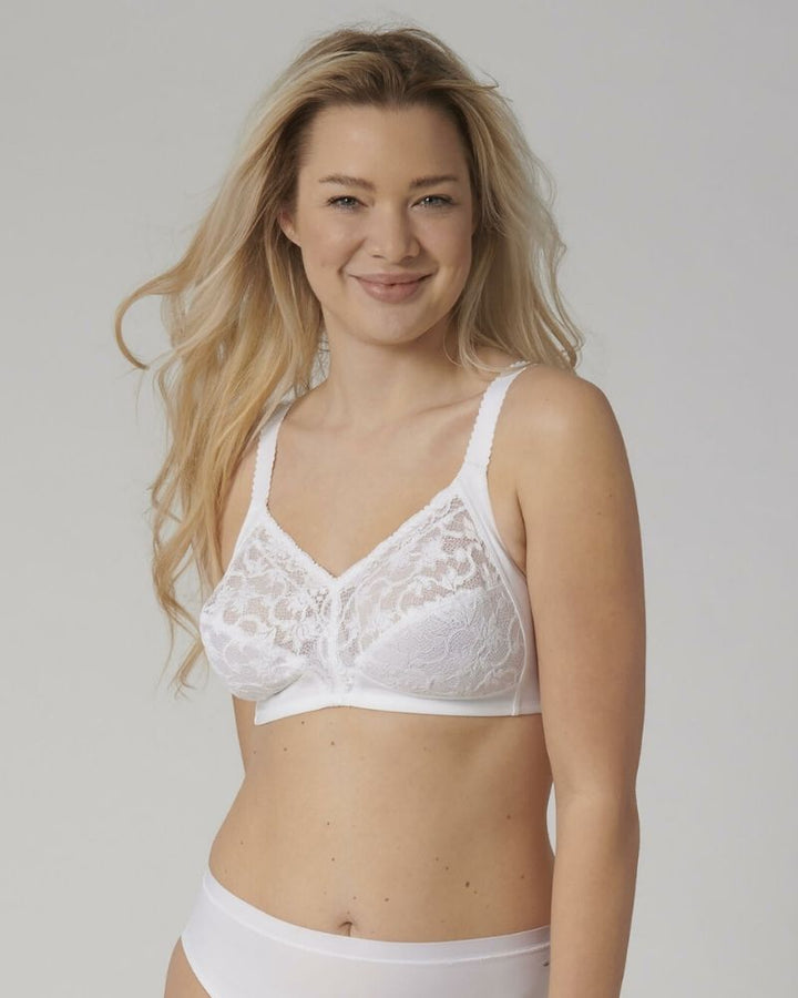 Triumph - Delicate Doreen in White