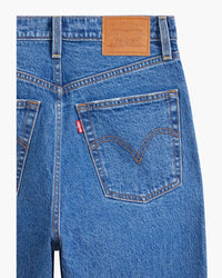 Levi's - Ribcage Straight Ankle Jeans in Denim - Close View